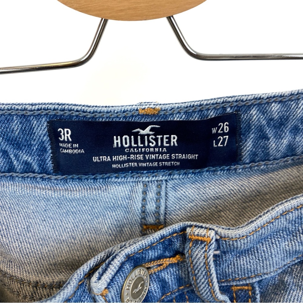 Hollister | Ultra High Rise Vintage Straight‎ Distressed Jeans Size 3 / 26 - Picture 9 of 10